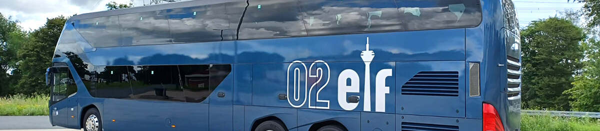 02elf Travel GmbH & Co KG - Reisebus Maxi Klasse Seitenansicht Anschnitt 